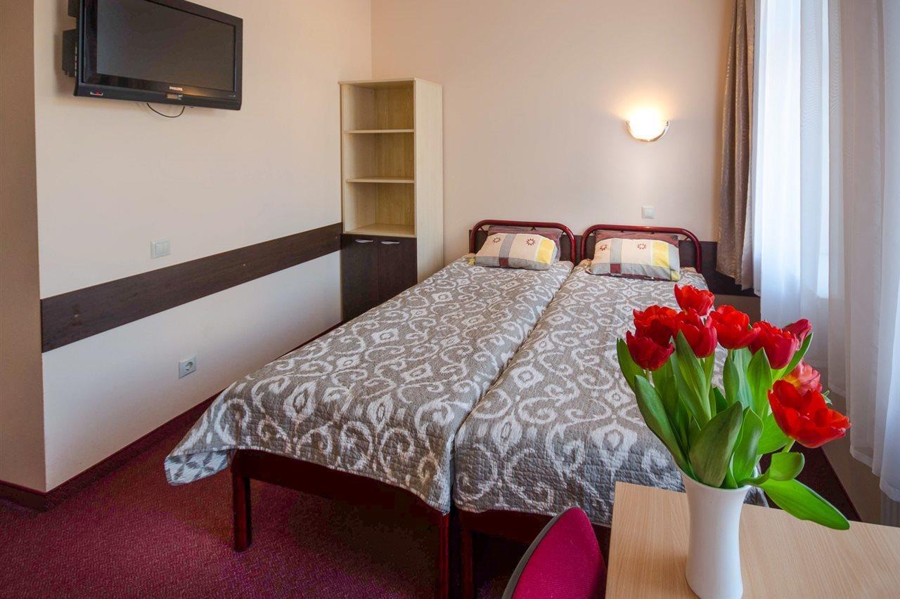 Apalenis Hotel Riga Eksteriør billede